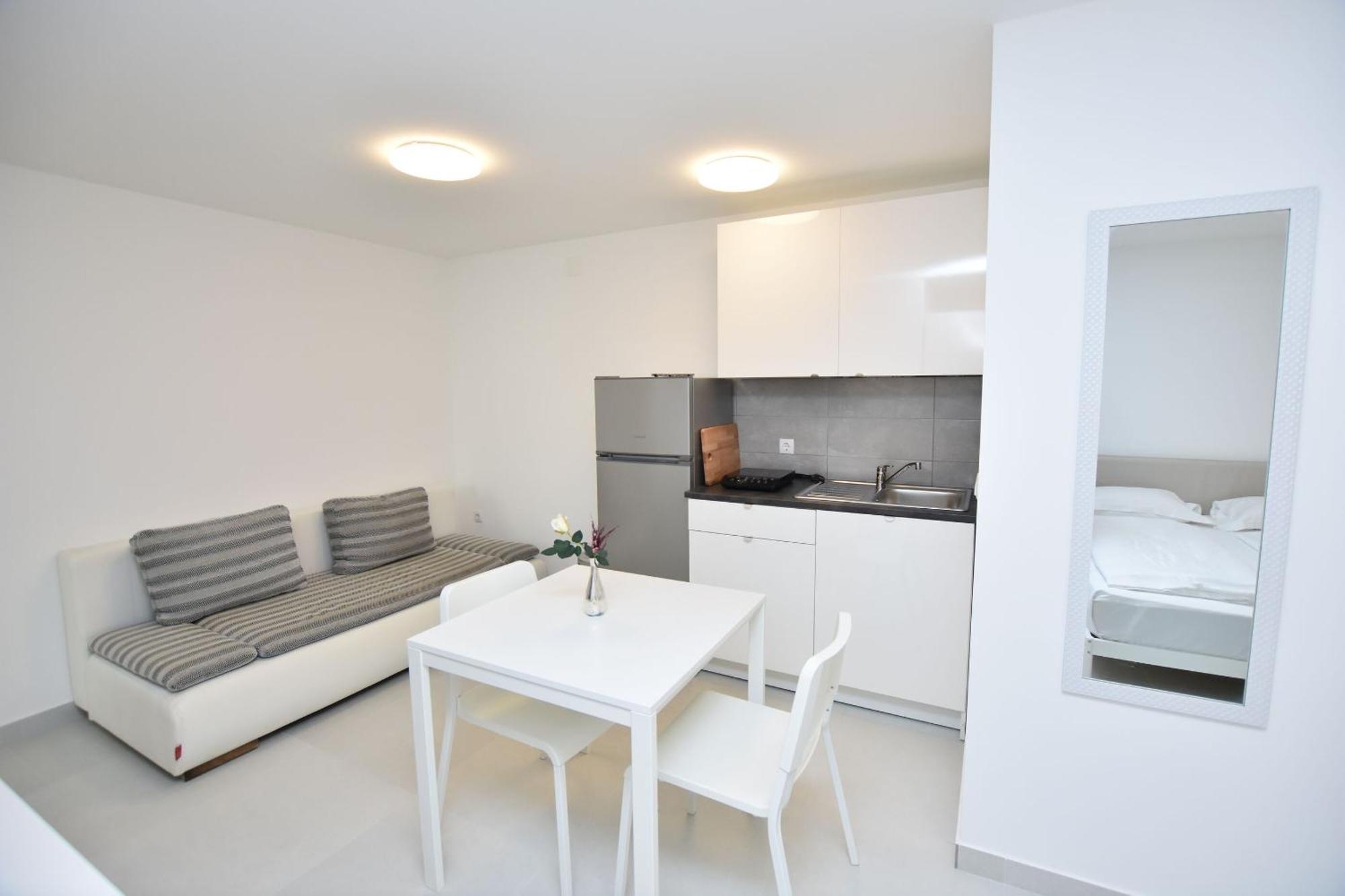 Apartments Leonardo Primošten Exterior foto